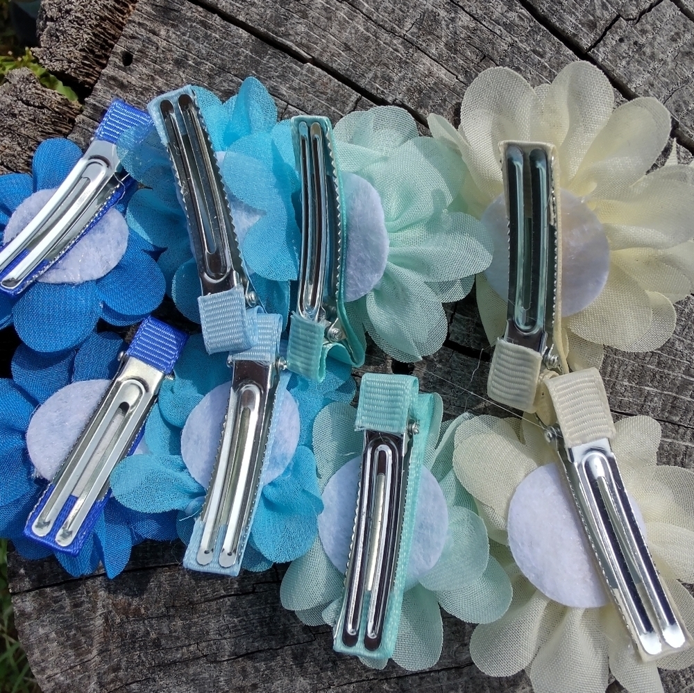 4 sets of 2 blue to white color hair bow clips - Picture 2 of 2